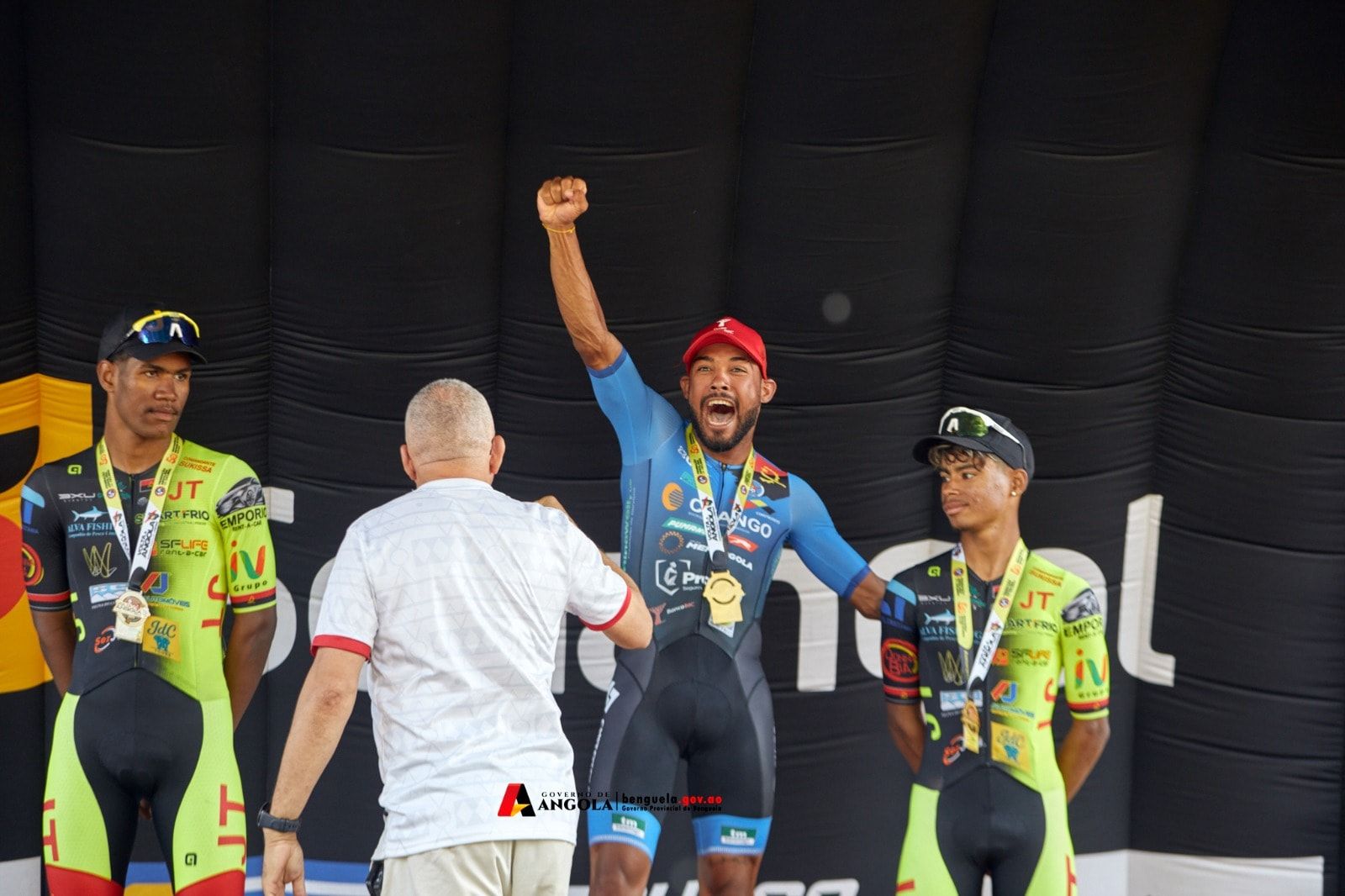 ATLETA DO INTER CLUBE VENCE A QUARTA ETAPA DA VOLTA A ANGOLA EM BICICLETA 