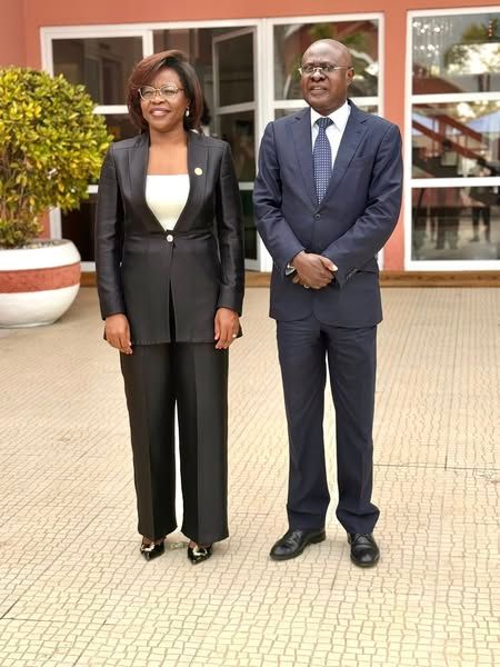 GOVERNADOR DE BENGUELA RECEBE PRESIDENTE DO TRIBUNAL CONSTITUCIONAL.