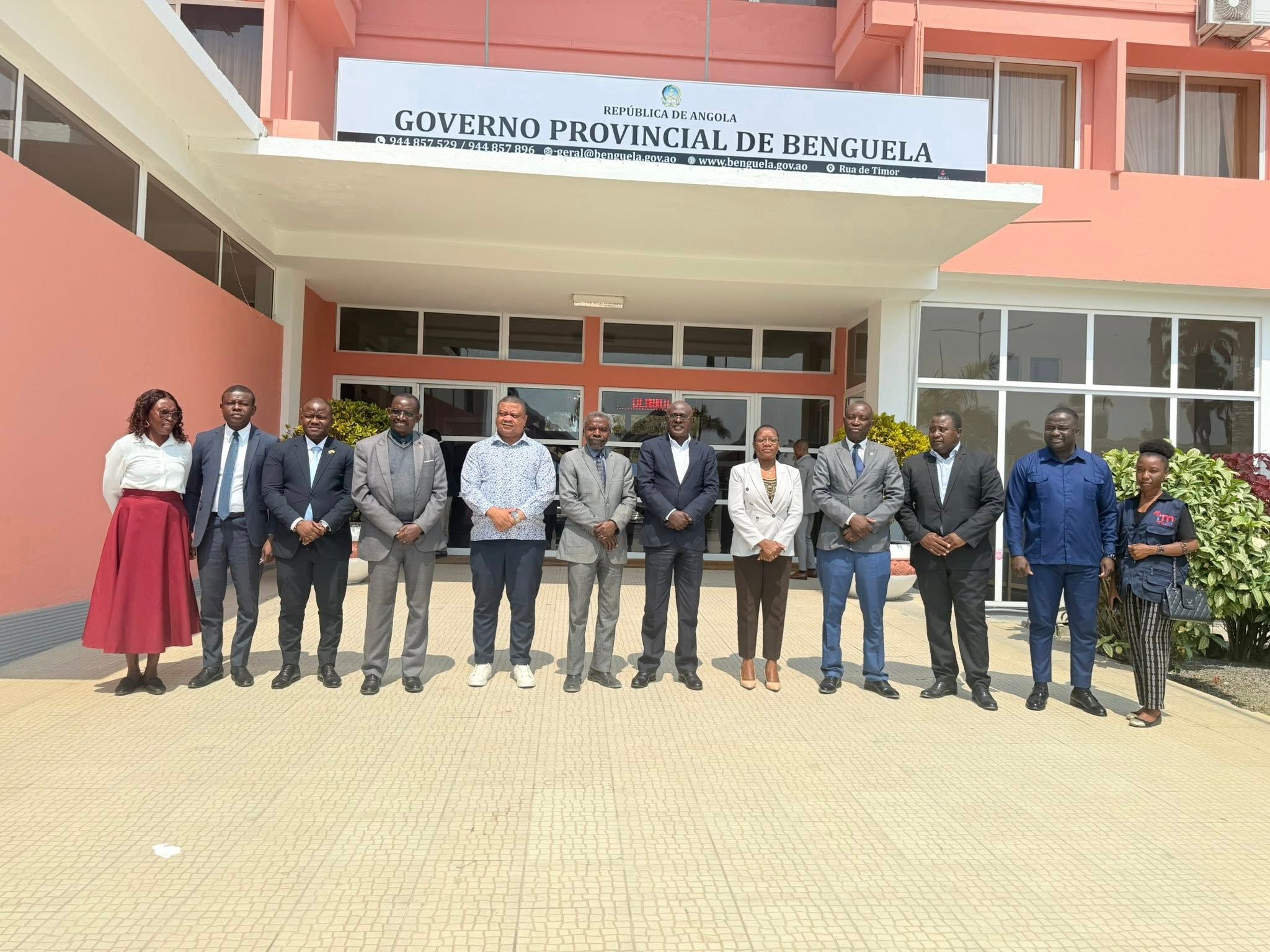 GOVERNADOR RECEBE PRESIDENTE DA IESA EM AUDIÊNCIA.