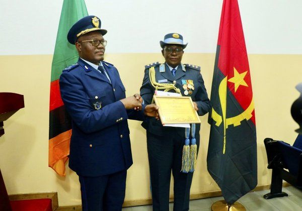 Acreditação dos Adidos de Defesa das Repúblicas da Zâmbia e Alemanha