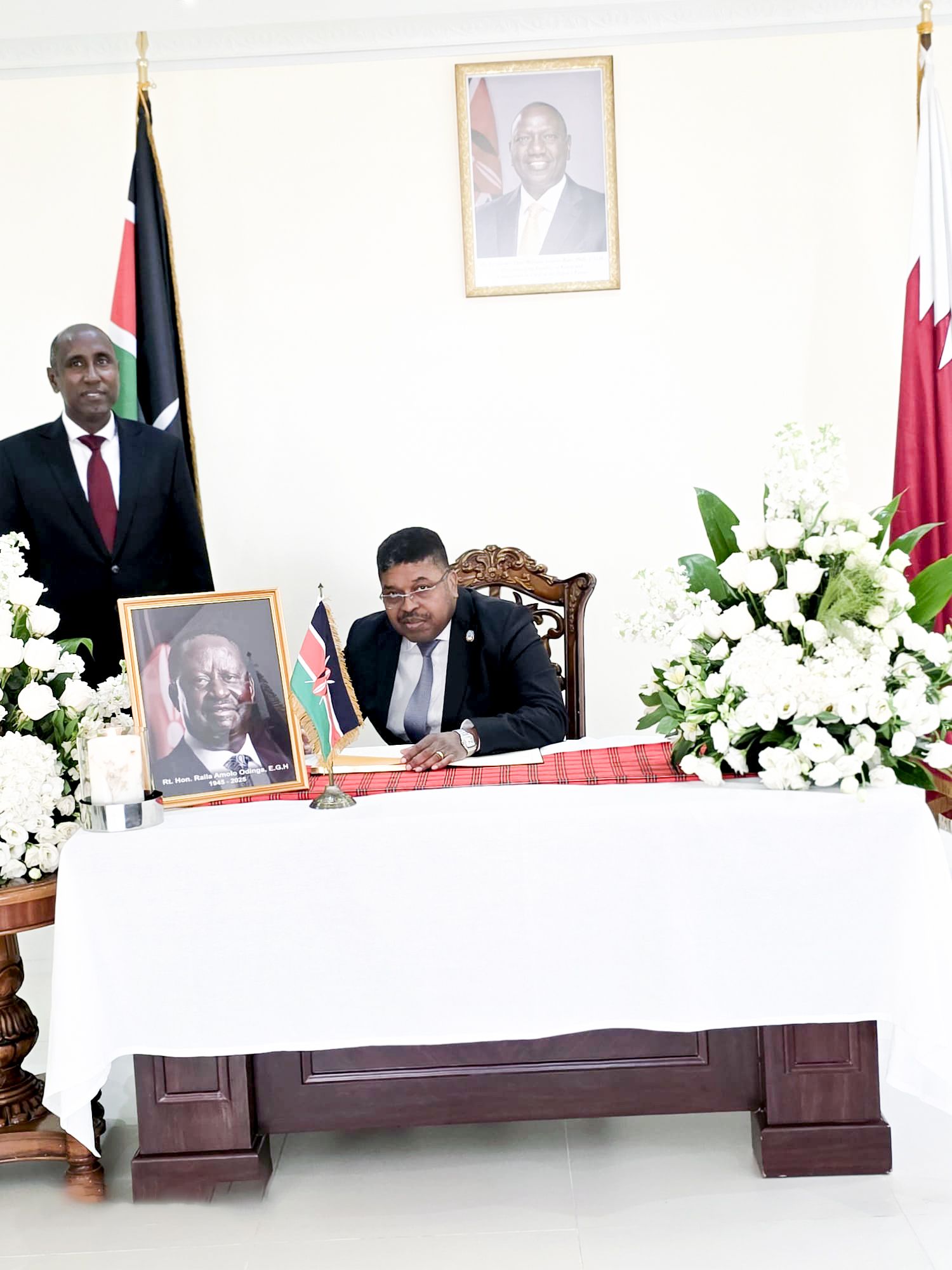 Assinatura do livro de Condolências antigo presidente do Kenya