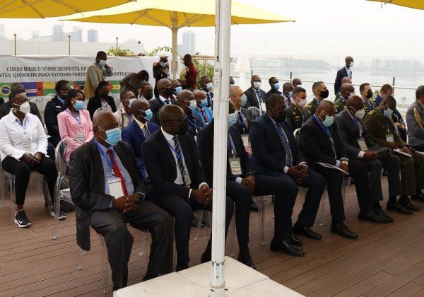 CURSO BÁSICO DE RESPOSTA DE EMERGÊNCIA A INCIDENTES QUÍMICOS