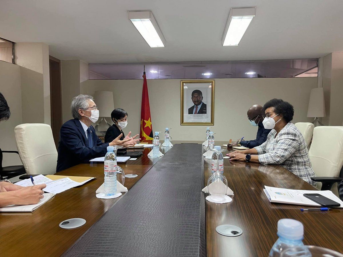 ENCONTRO ENTRE A MINISTRA DA EDUCAÇÃO LUÍSA GRILO E O REPRESENTANTE DO GOVERNO JAPONÊS MARUHASHI JIRO