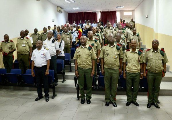 HOMENAGEM AO INSPECTOR-GERAL DAS FORÇAS DE DEFESA DA REPÚBLICA DA NAMÍBIA