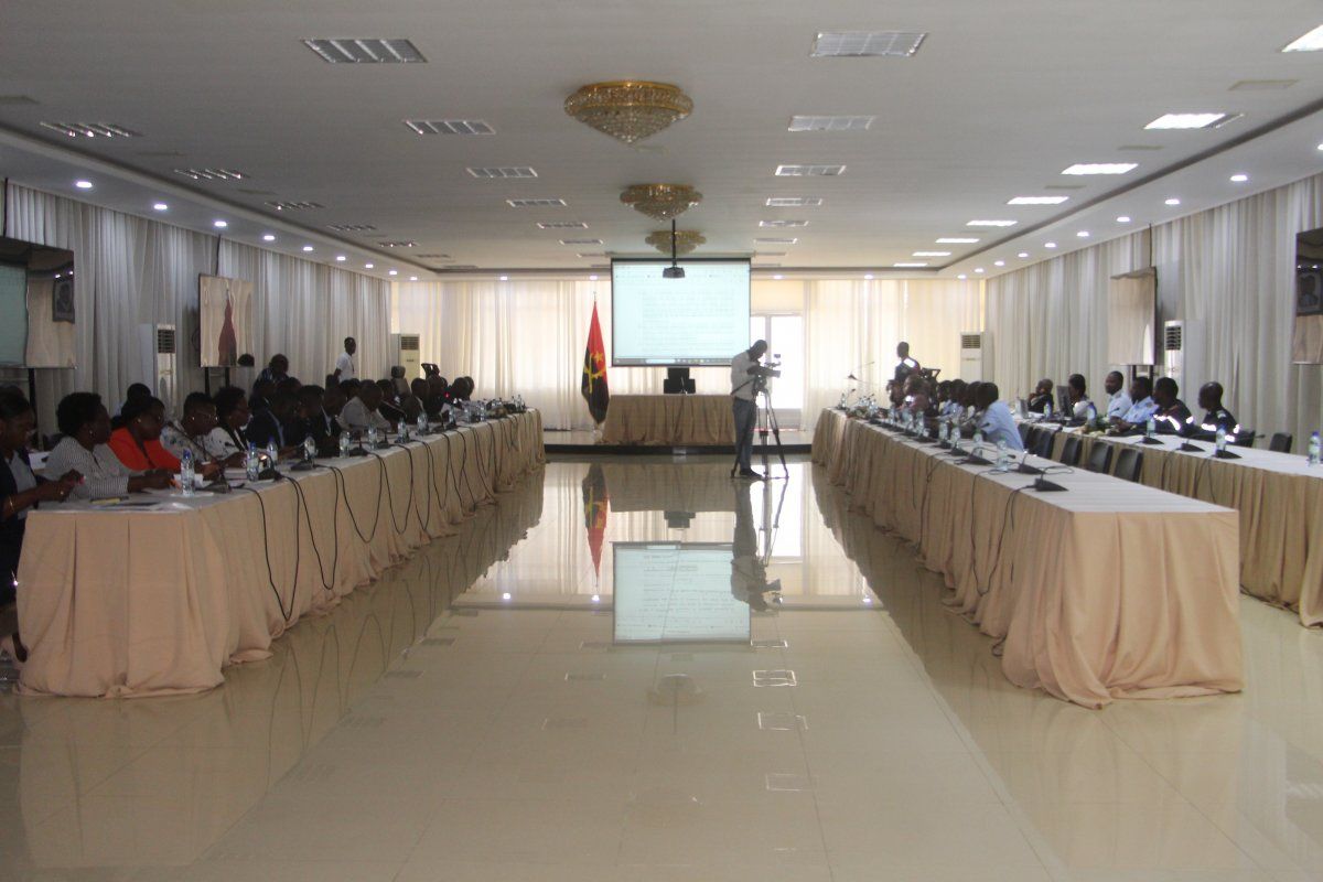 RAVINAS MERECEM ATENÇÃO AS SOLUÇÕES PARA AS RAVINAS EXISTENTES EM CABINDA