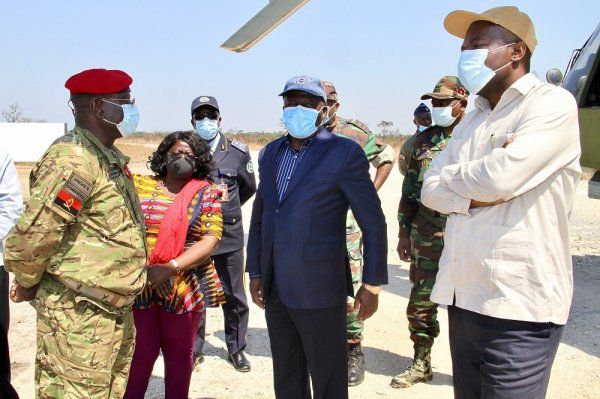 MINISTRO VISITA 32ª E 52ª BRIGADA DE INFANTARIA NA PROVÍNCIA DA LUNDA NORTE