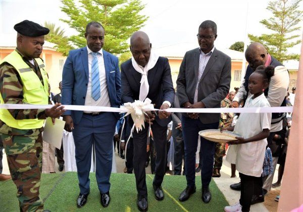 INAUGURAÇÃO DA ESCOLA DO ENSINO PRIMÁRIO Nº BG-0034 NA COMUNA DO LUONGO