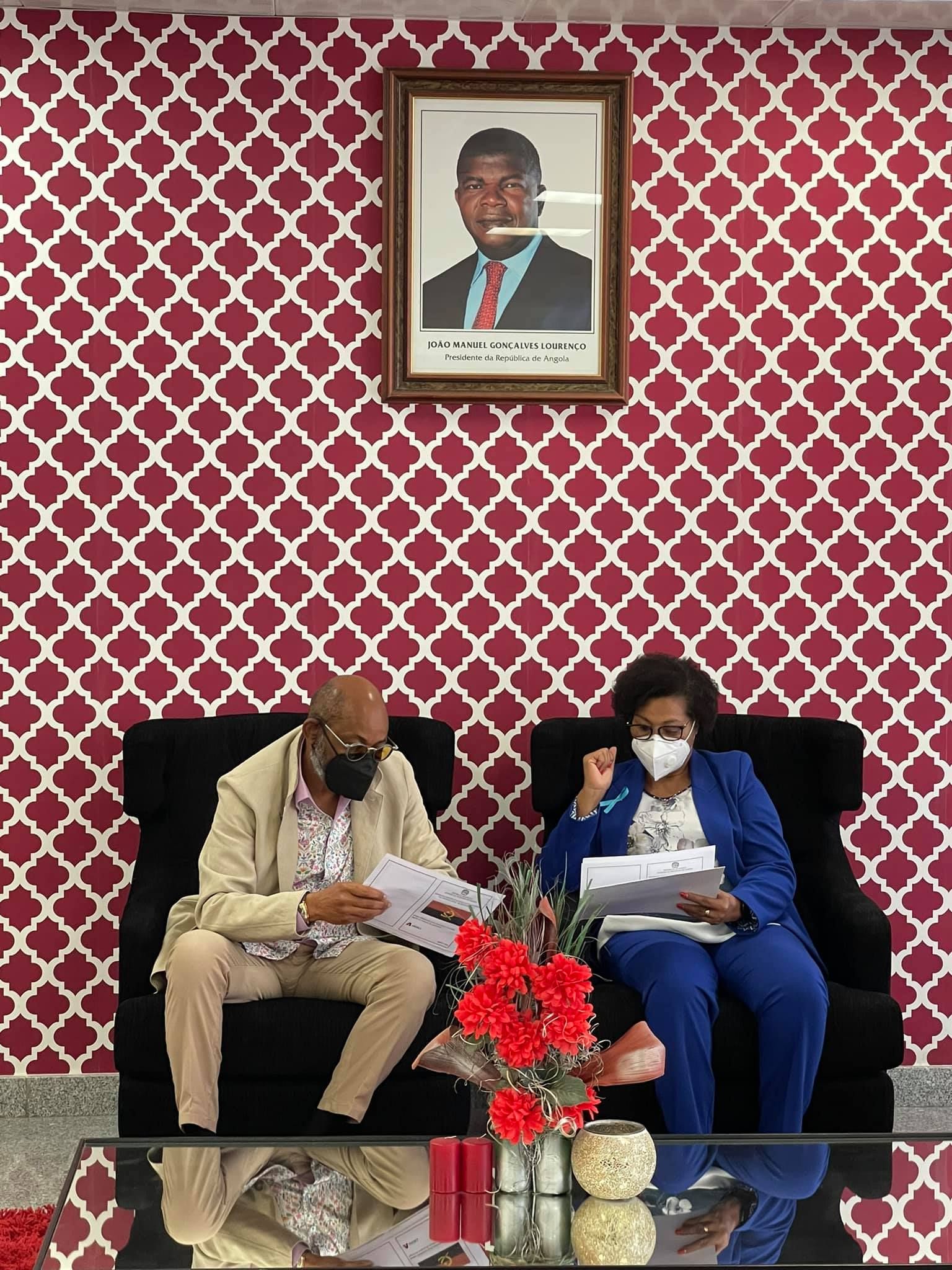 MINISTRA PASSA “LUPA” AO SISTEMA DE EDUCAÇÃO NO NAMIBE