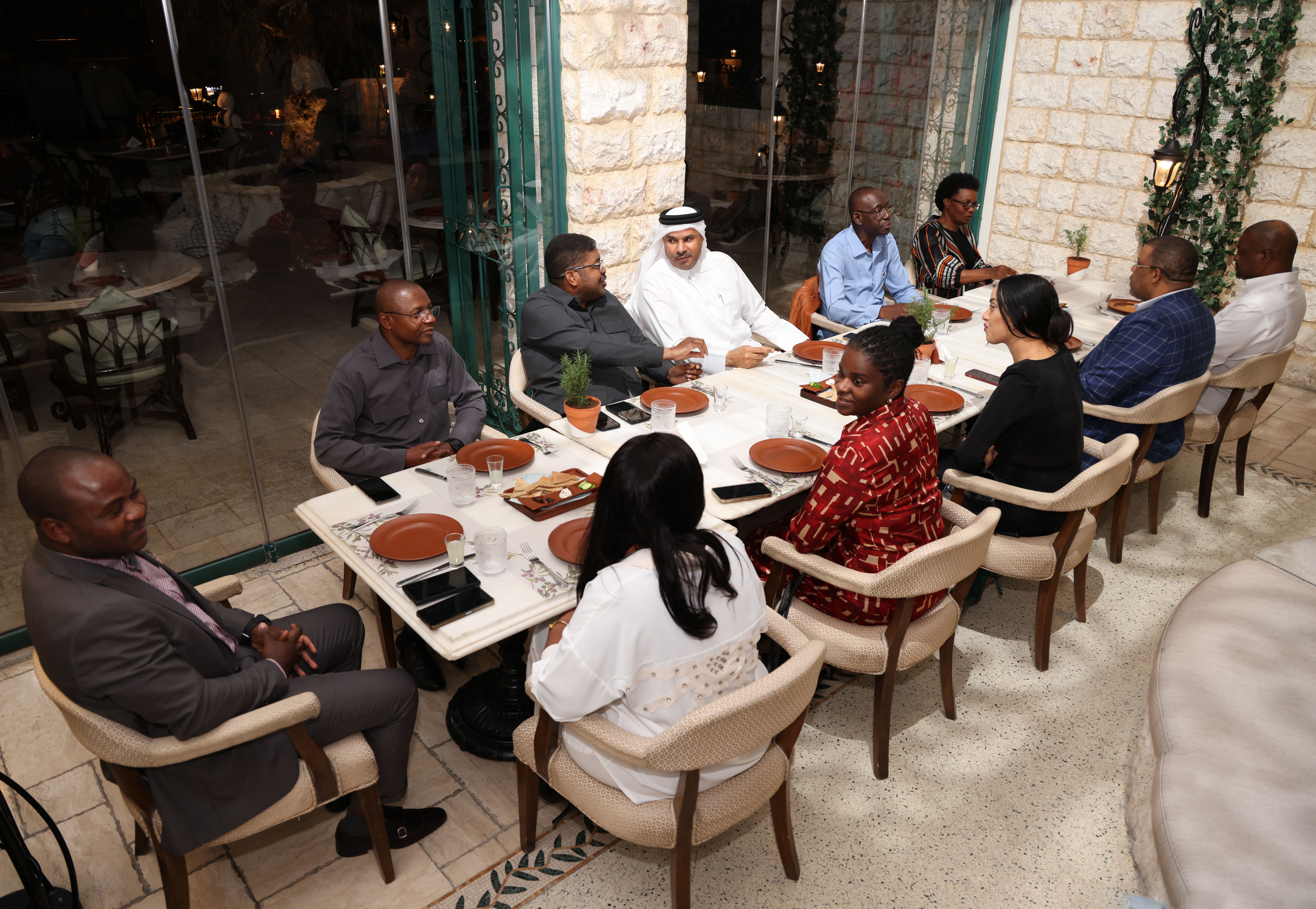 1- Jantar dos Funcionários da Embaixada com empresário Local