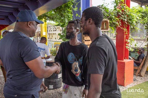 UM VIRAR DE PÁGINA PARA BIBLIOTECA 10PADRONIZADA