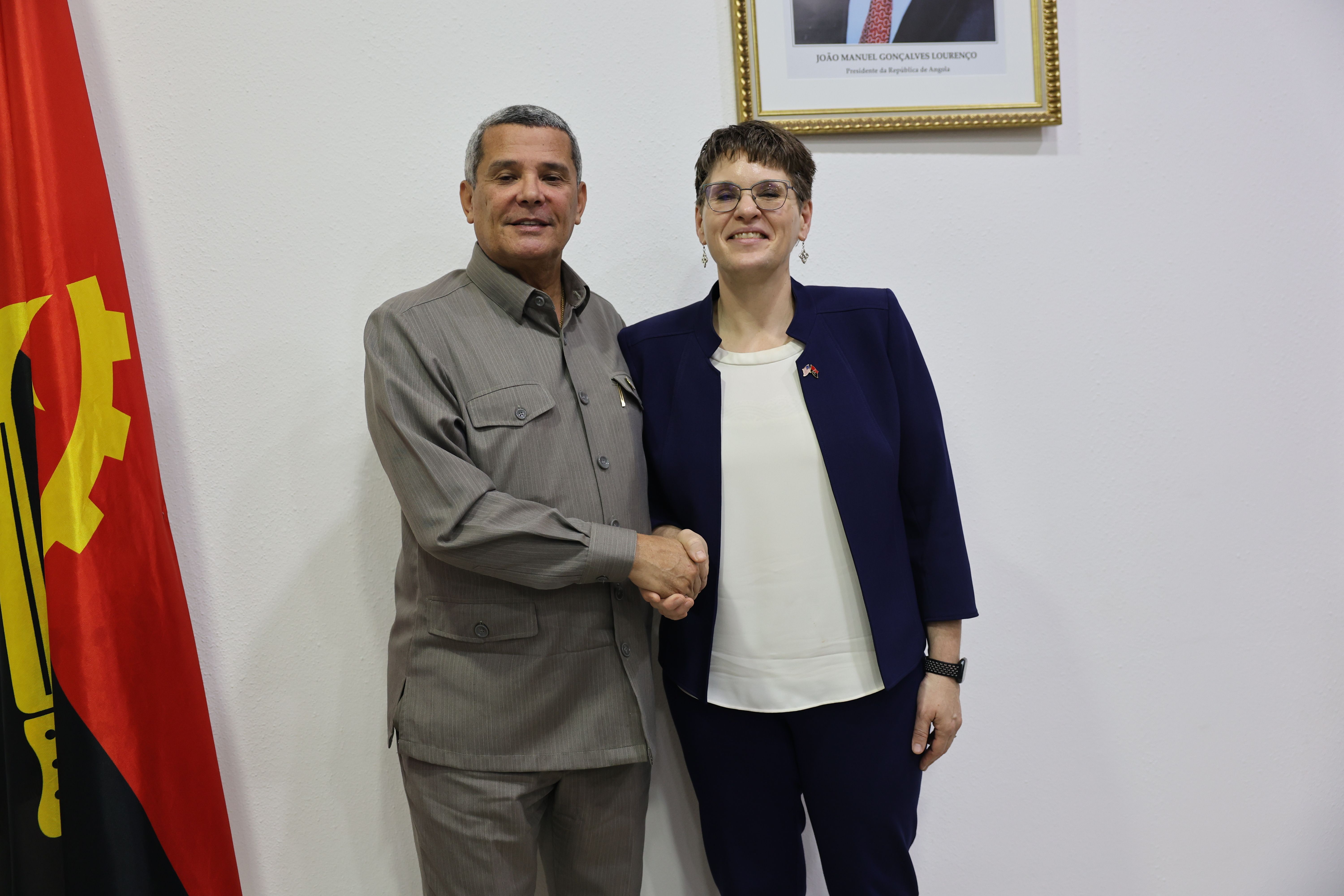 ANGOLA e ESTADOS UNIDOS REFORÇAM PARCERIA ESTRATÉGICA PARA JUVENTUDE E O DESPORTO