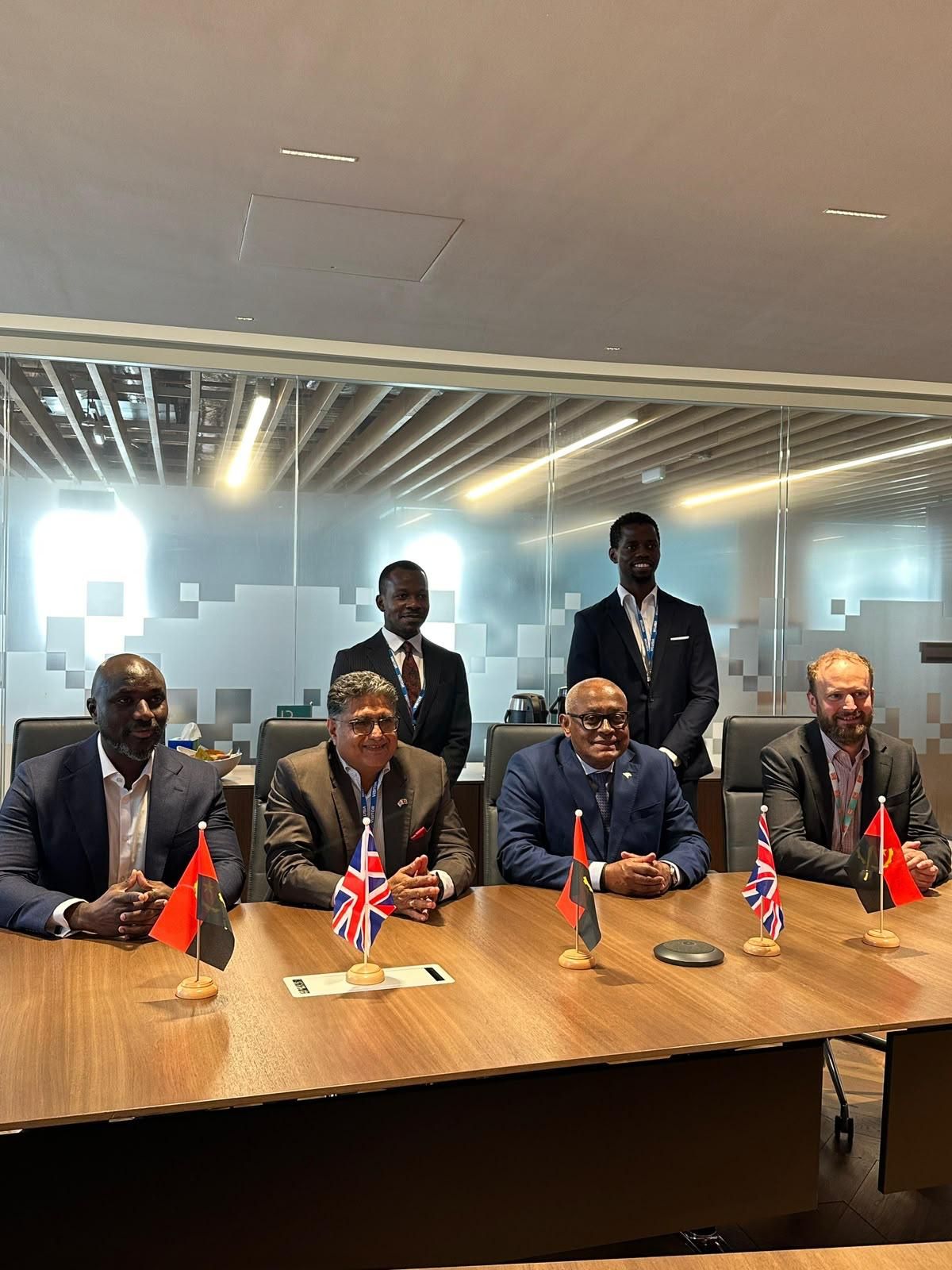 O Embaixador de Angola no Reino Unido, José Patrício, realizou ontem, a 8 de Julho, uma visita de trabalho à sede da Consultora Marítima britânica LLOYD’S Register, uma iniciativa con