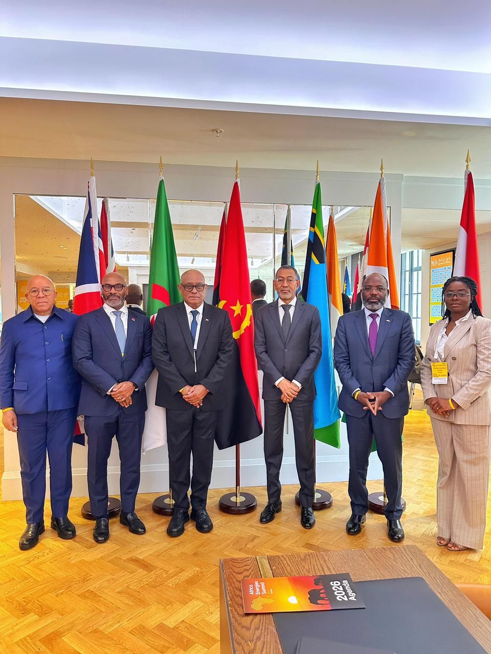 EMBAIXADA DE ANGOLA NO REINO UNIDO DA GRÃ- BRETANHA, IRLANDA DO NORTE E IRLANDA