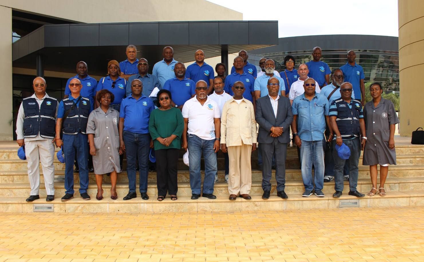 MILITARES REFORMADOS DA FORÇA AÉREA NACIONAL VISITAM ARQUIVO NACIONAL DE ANGOLA