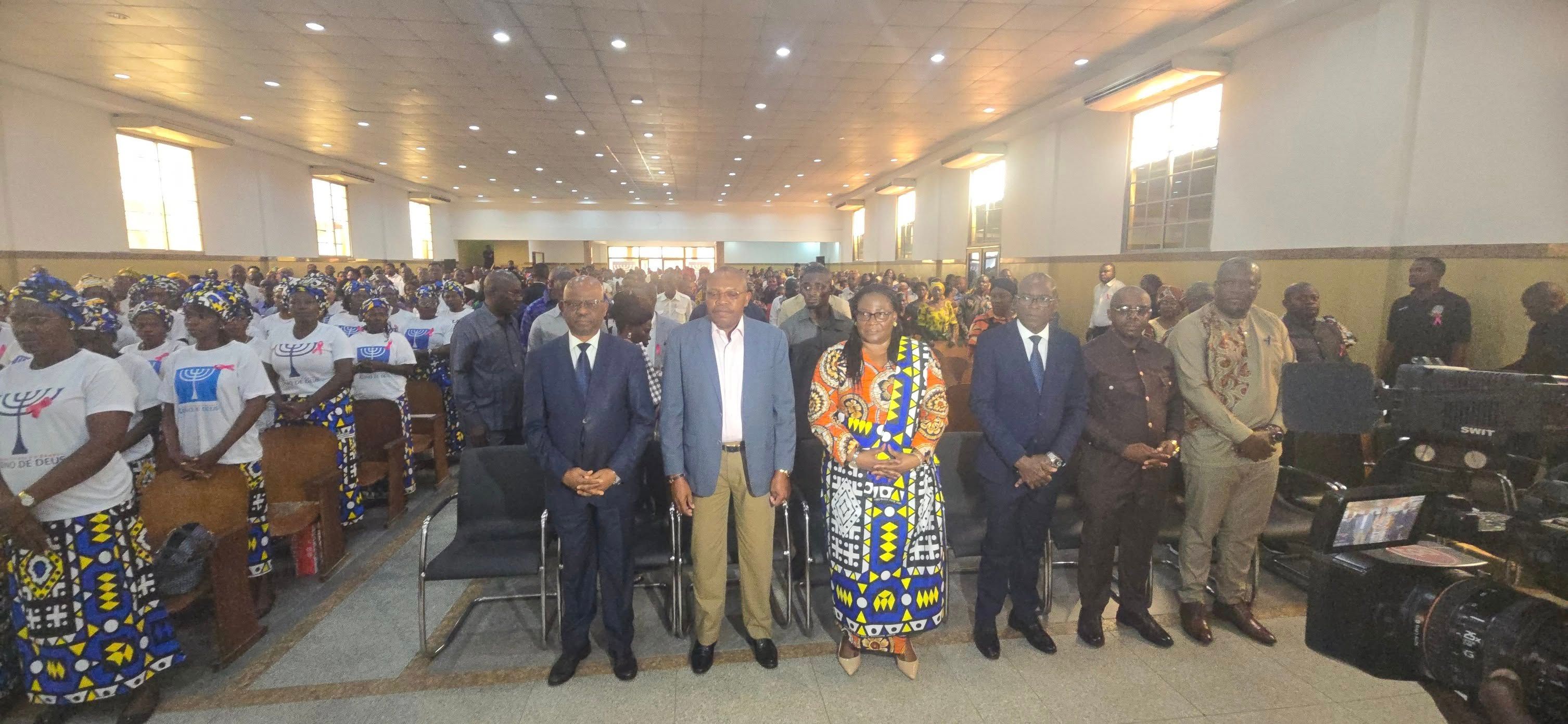 DOMINGO DE ACÇÃO DE GRAÇAS: GOVERNADORA PROVINCIAL SUZANA ABREU PARTICIPA NO CULTO DA IGREJA DO REINO DE DEUS
