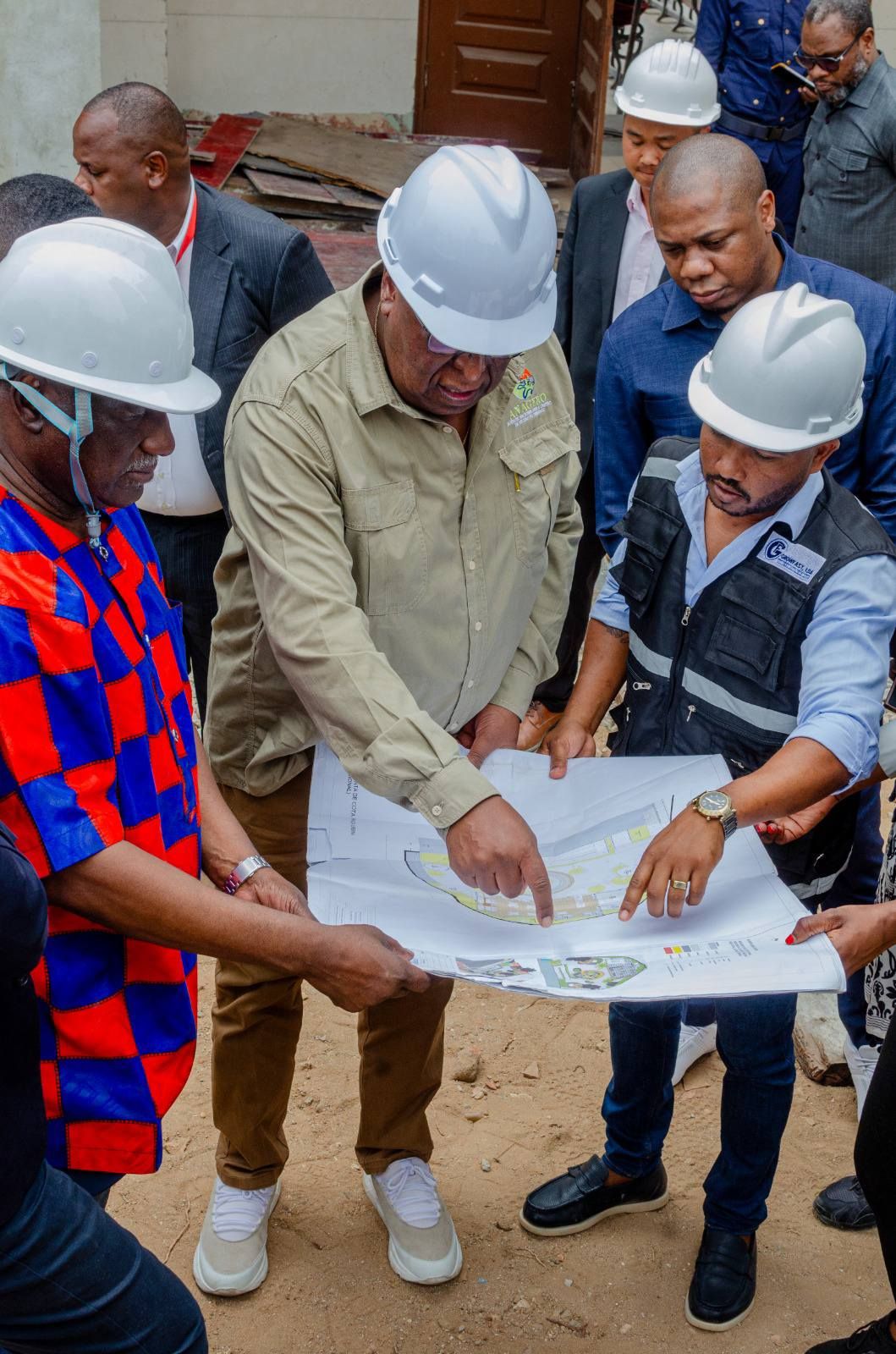 MINISTRO DA CULTURA CONSTATA ANDAMENTO DAS OBRAS EM INFRAESTRUTURAS CULTURAIS 