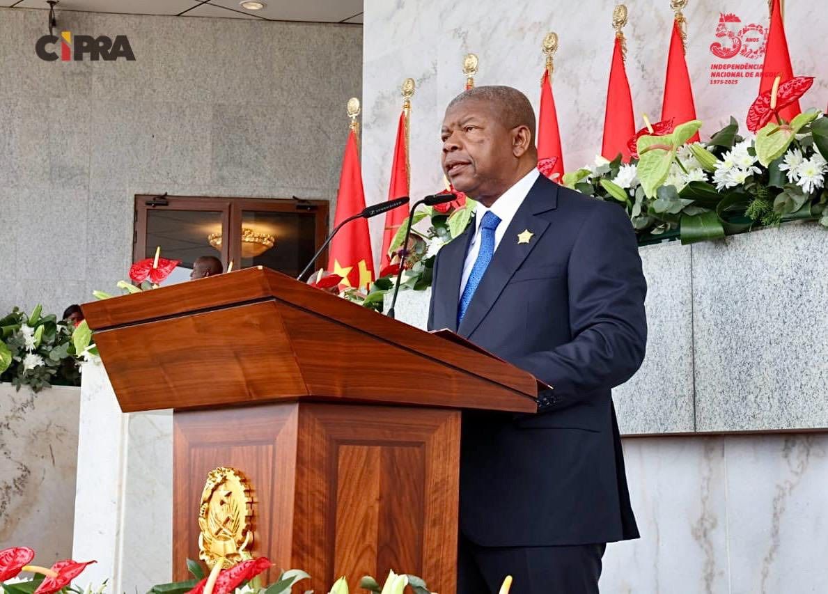 ANGOLA CELEBRA O 50.º ANIVERSÁRIO DA INDEPENDÊNCIA NACIONAL.