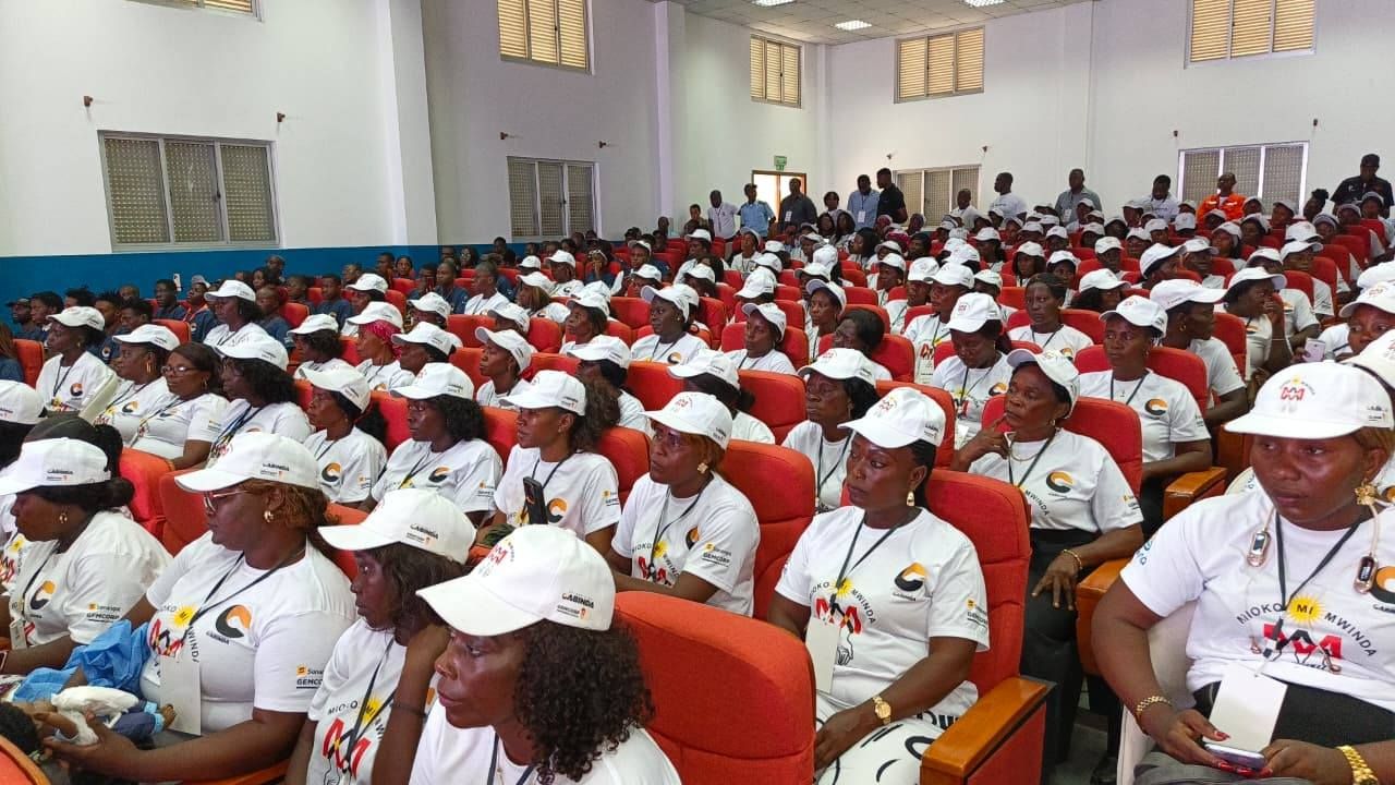 CABINDA COM MAIS PARTEIRAS TRADICIONAIS AGENTES COMUNITÁRIAS E MULHERES ALFABETIZADAS