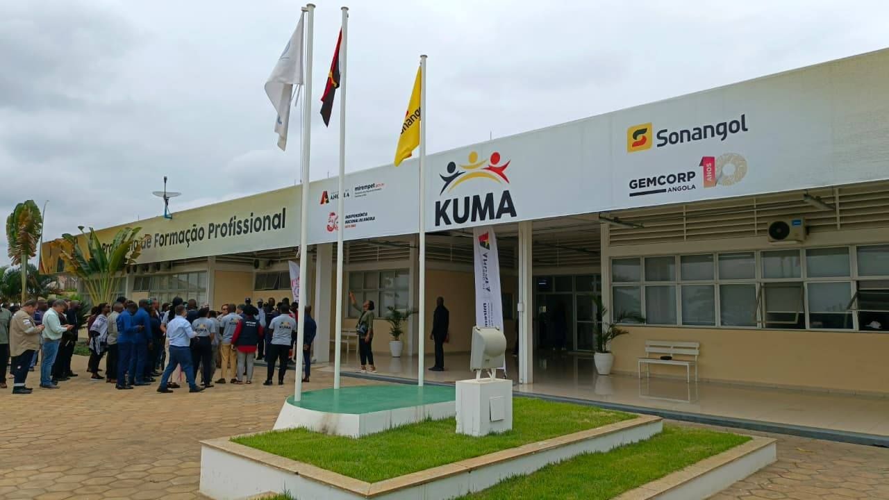 PROJECTOS DE RESPONSABILIDADE SOCIAL DA GEMCORP CONSTATADOS PELA GOVERNADORA PROVINCIAL SUZANA ABREU E PELA MINISTRA DA ACÇÃO SOCIAL FAMÍLIA E PROMOÇÃO DA MULHER ANA PAULA SACRAMENTO