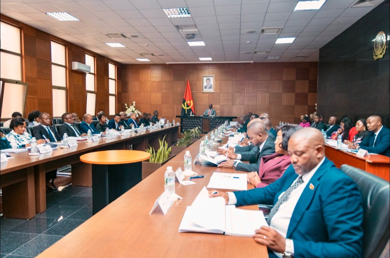 CARTEIRA DE PROJECTOS FINANCIADOS PELA AGÊNCIA REGIONAL CENTRO DO FADA NO HUAMBO  APRESENTADA EM SESSÃO ORDINÁRIA DO GOVERNO 