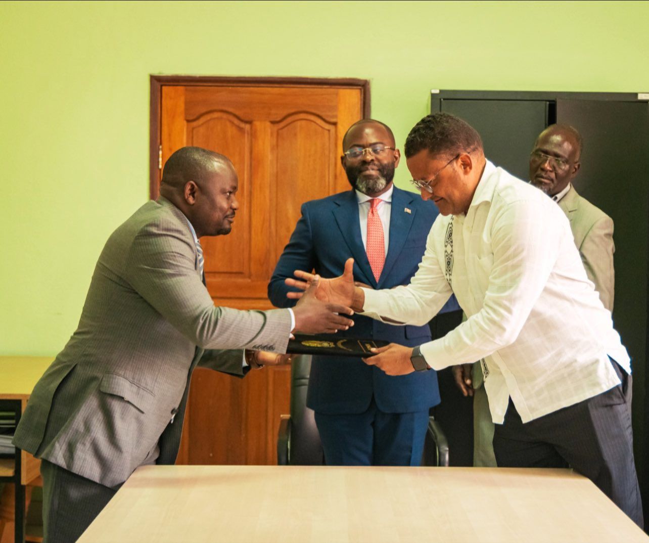 APRESENTADOS NOVOS GESTORES DO GOVERNO DA PROVÍNCIA DO HUAMBO