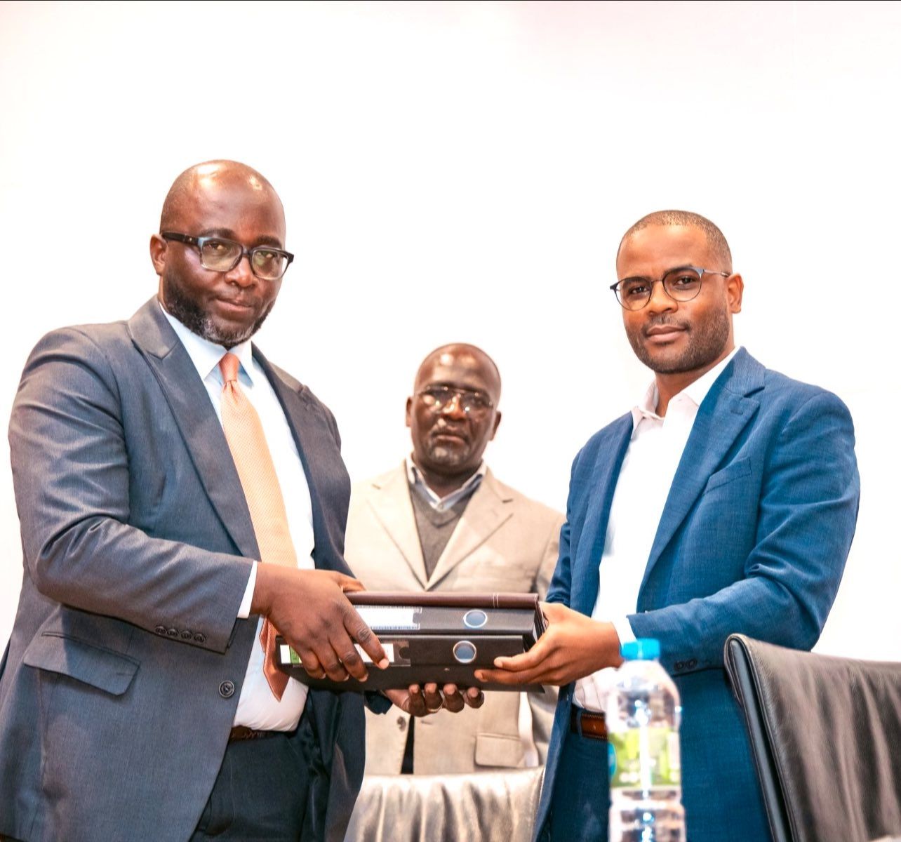 SECRETÁRIO-GERAL DO GOVERNO DA PROVÍNCIA DO HUAMBO JÁ EM FUNÇÕES