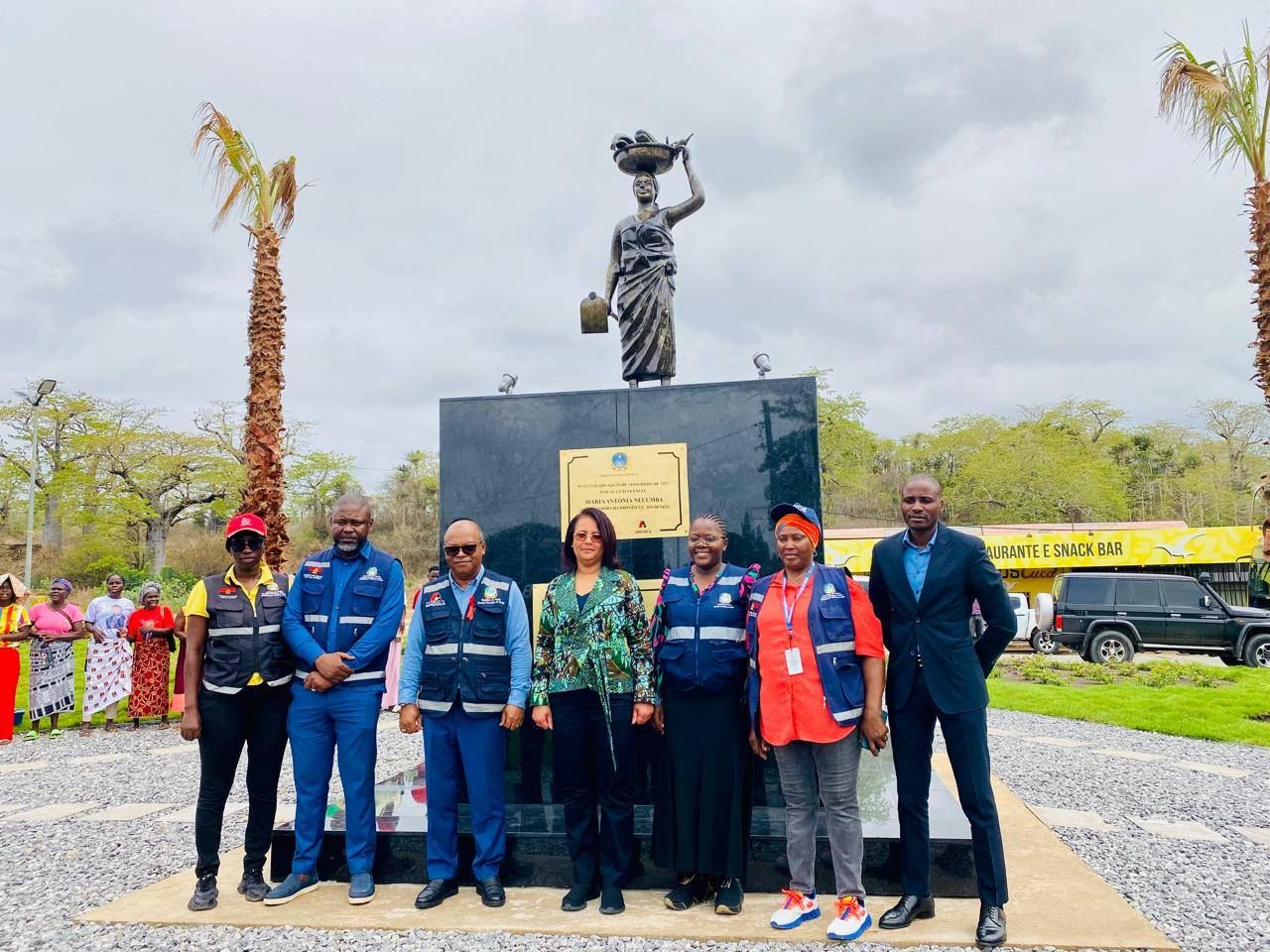 BENGO RECEBE DUAS VIATURAS ESPECIALIZADAS PARA REFORÇO DA RECOLHA DE RESÍDUOS URBANOS