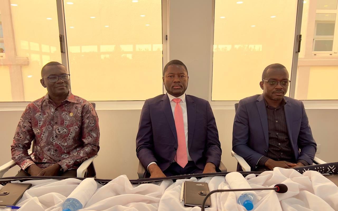 VALORIZADO NO HUAMBO CONTRIBUTO DO PODER TRADICIONAL NO DESENVOLVIMENTO SOCIAL DAS COMUNIDADES