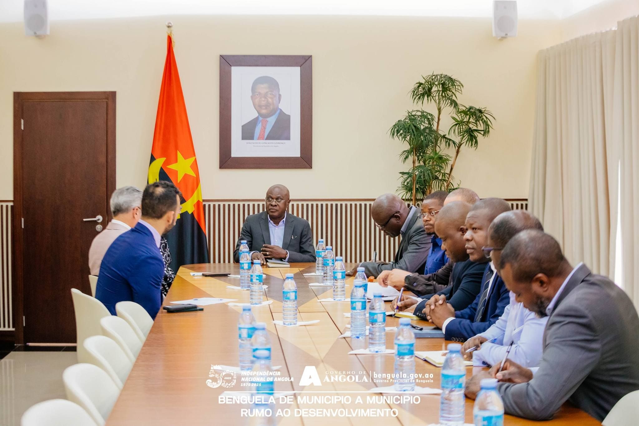 GOVERNADOR  RECEBE CHEFE DE MISSÃO DA EMBAIXADA DOS EUA