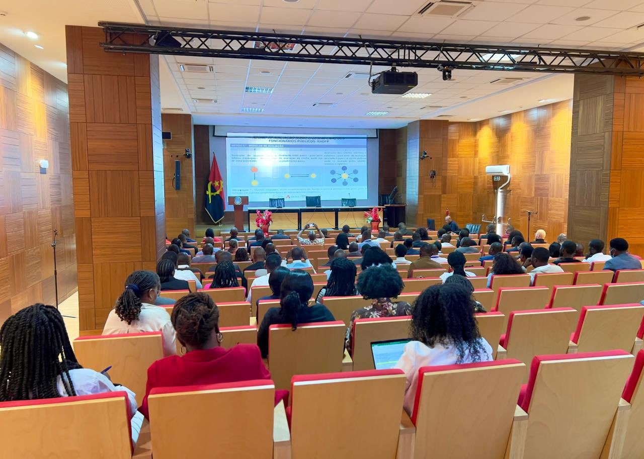 GOVERNO DO HUAMBO PROMOVE FORMAÇÃO SOBRE NOVO REGIME DE AVALIAÇÃO NA FUNÇÃO PÚBLICA
