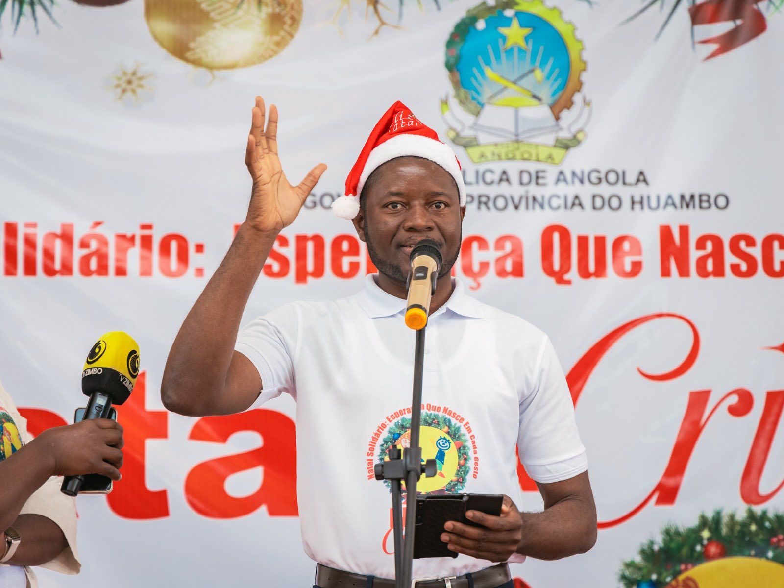 CRIANÇAS NO HUAMBO FESTEJAM NATAL ANTECIPADO