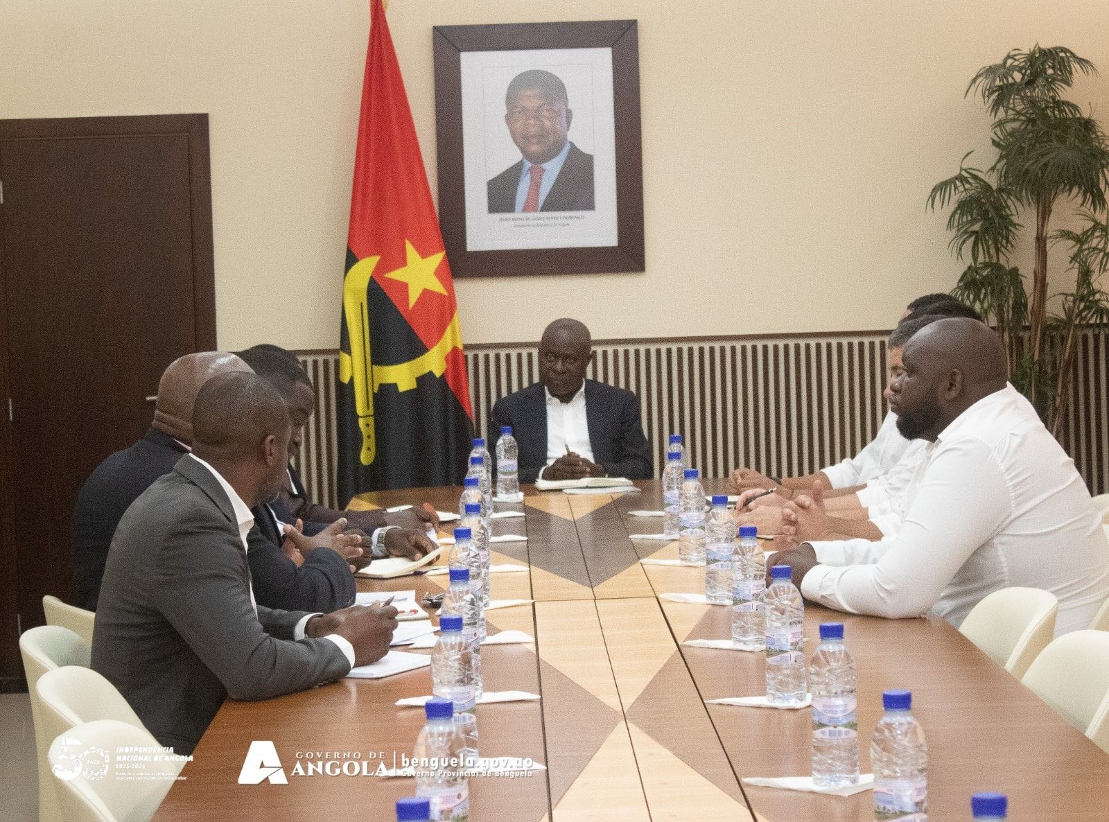 GOVERNADOR DE BENGUELA RECEBE CEO DA CARRINHO AGRI PARA ALINHAMENTO DO PROJECTO DE BLOCOS COMPACTOS.