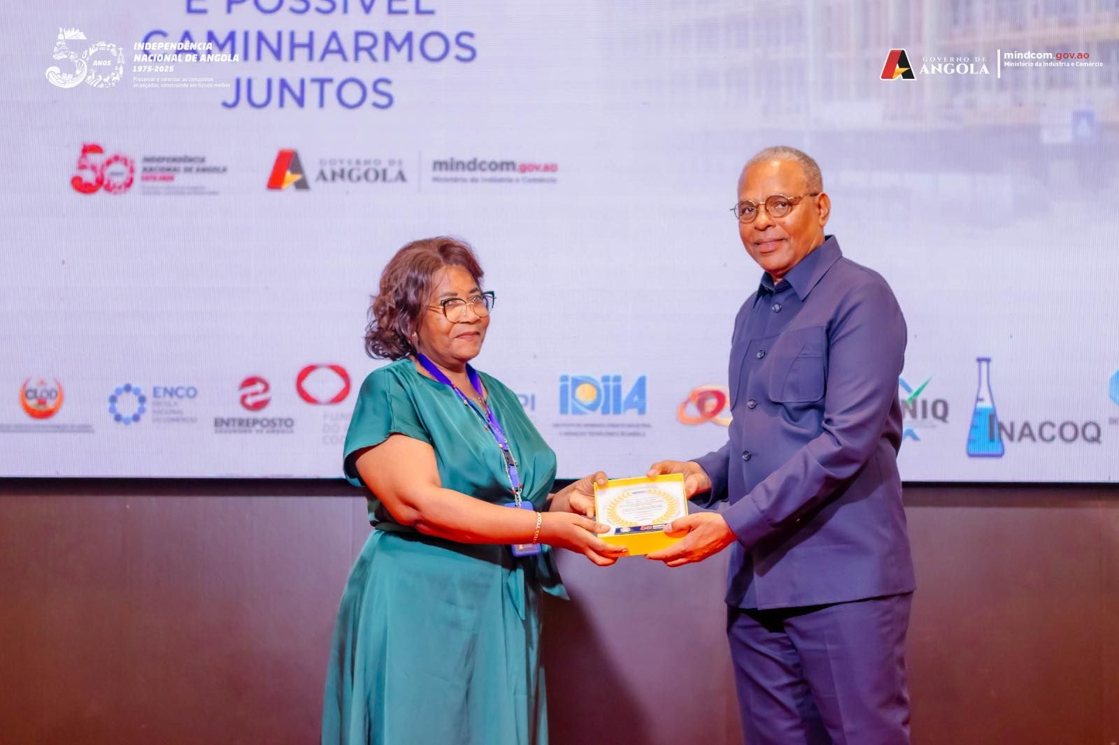 HOMENAGEM AOS FUNCIONÁRIOS COM MAIS DE 30 ANOS DE SERVIÇO