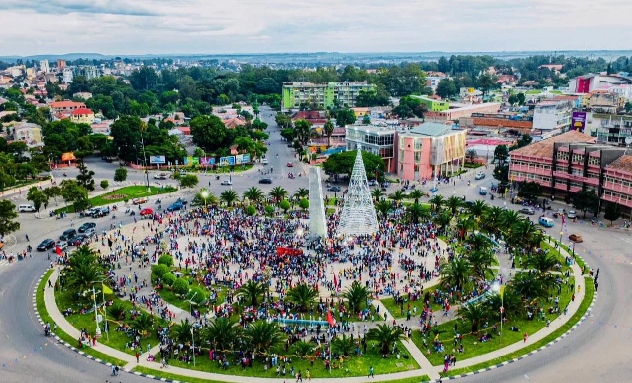 DIA DA FAMÍLIA MOBILIZA CENTENAS DE CIDADÃOS AOS ESPAÇOS PÚBLICOS DO HUAMBO