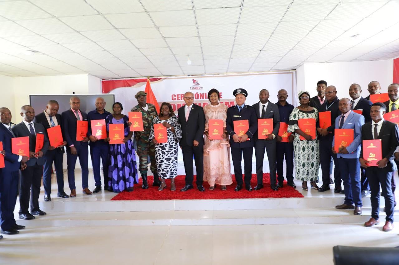 GOVERNADOR DO CUANDO HOMENAGEA FIGURAS EMBLEMATICAS DO CUANDO