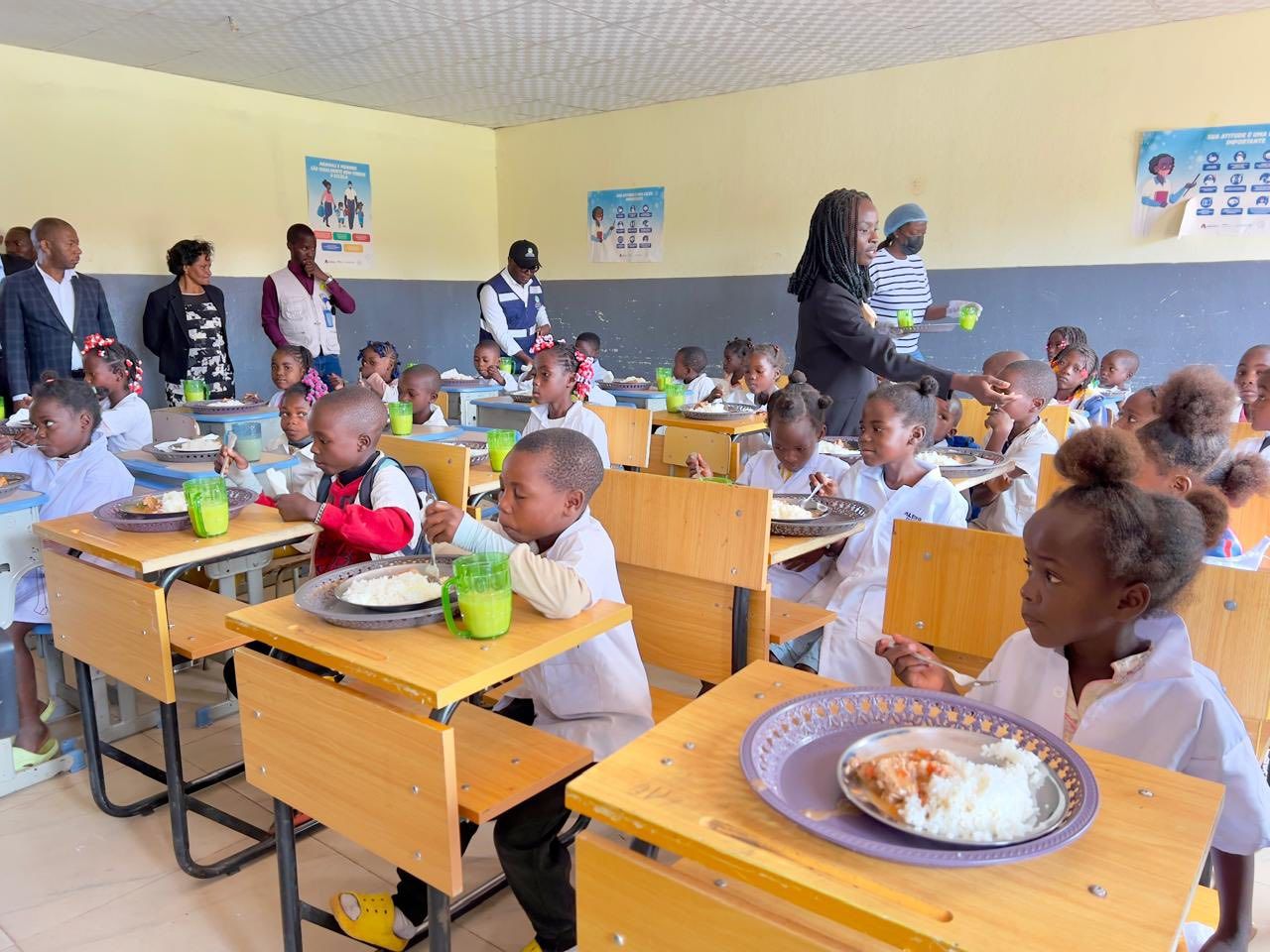 LANÇADO NO HUAMBO PROGRAMA NACIONAL DE ALIMENTAÇÃO ESCOLAR