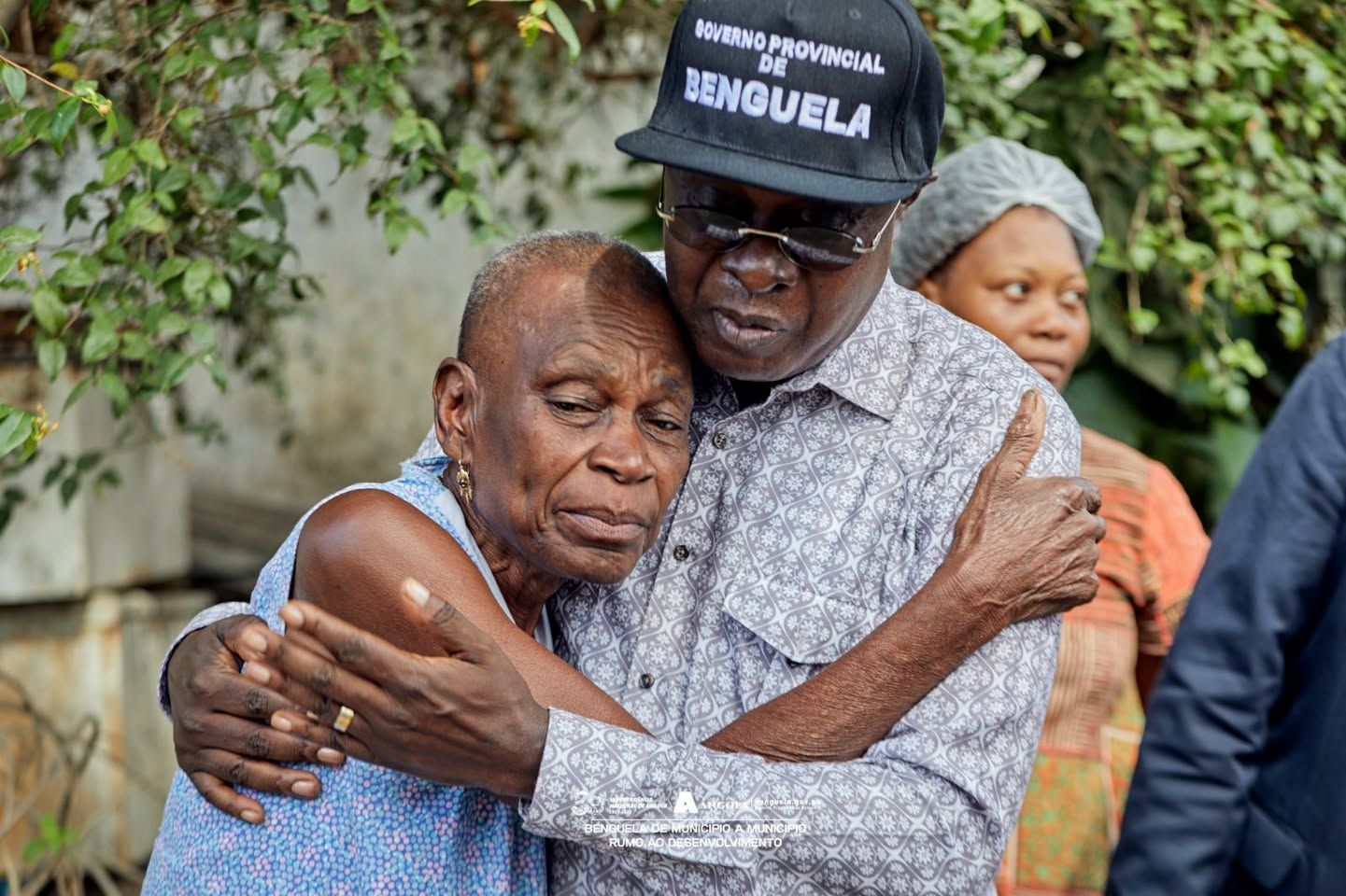 GOVERNADOR COMEÇA O ANO INTERAGINDO COM A POPULAÇÃO NAS RUAS DA CIDADE DE BENGUELA