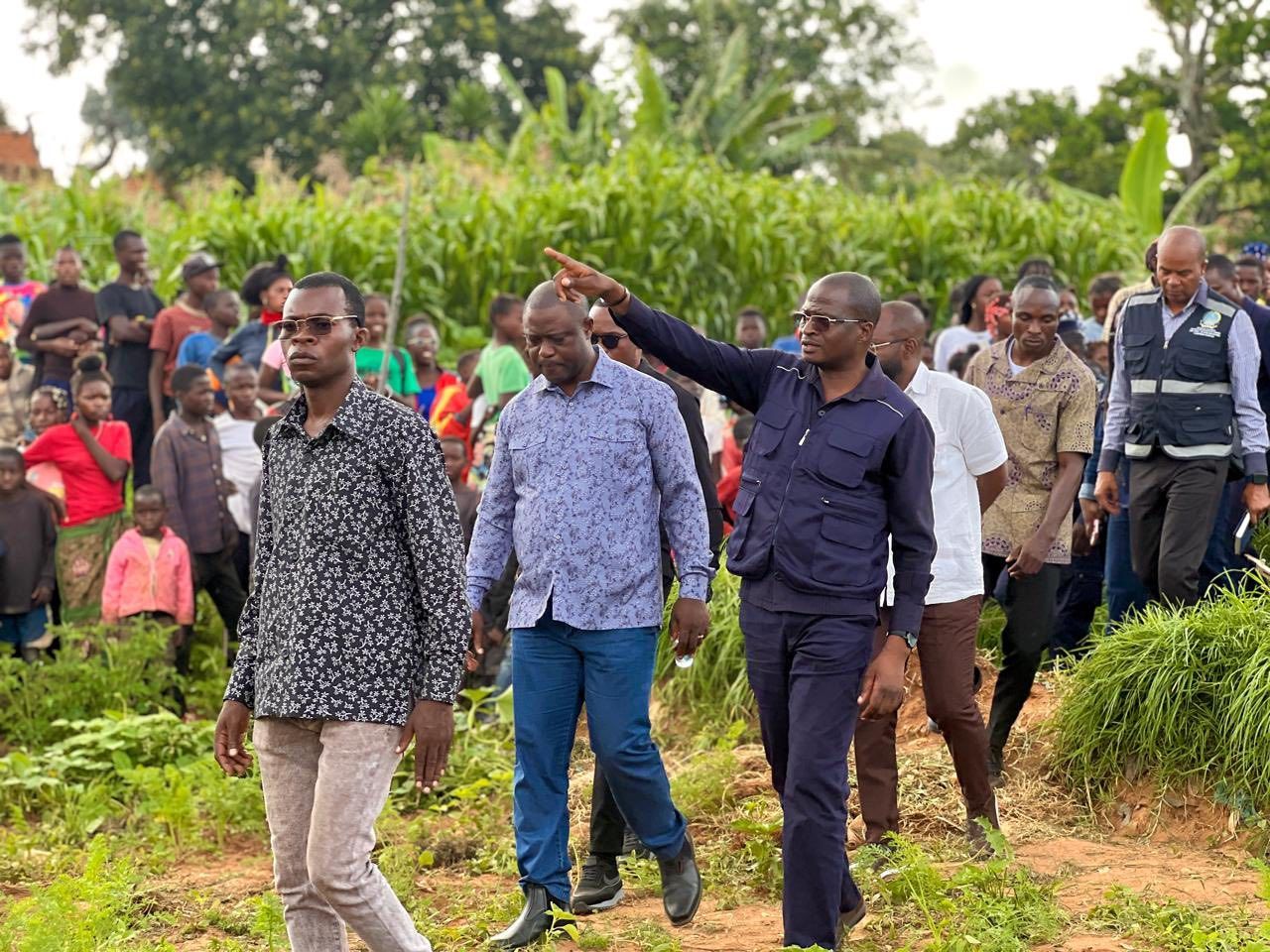 GOVERNADOR PEREIRA ALFREDO AVALIA PROGRESSÃO DE RAVINAS NO MUNICÍPIO DA CAÁLA