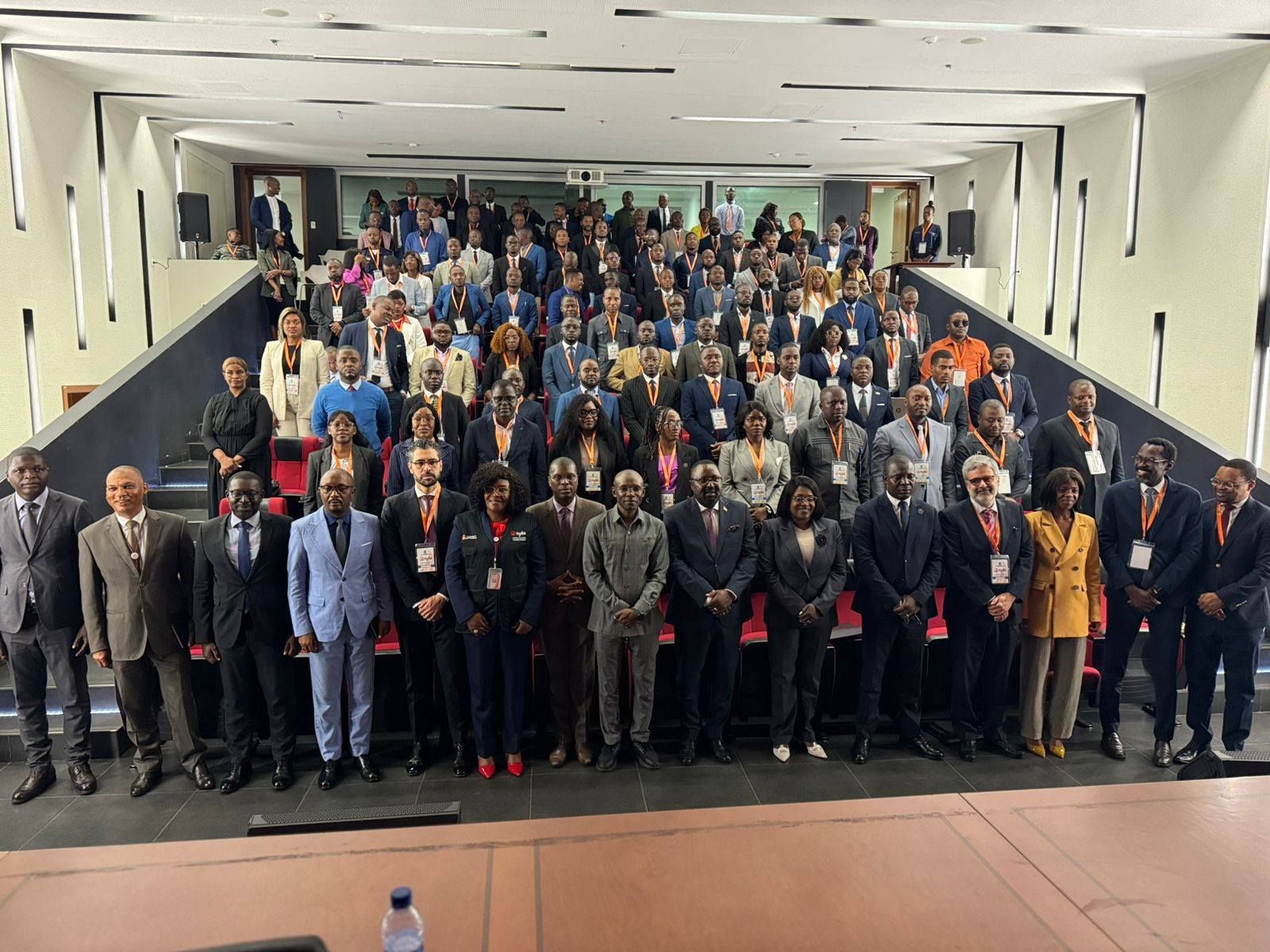 FORMAÇÃO AVANÇADA EM LEGÍSTICA E REGULAÇÃO LOCAL