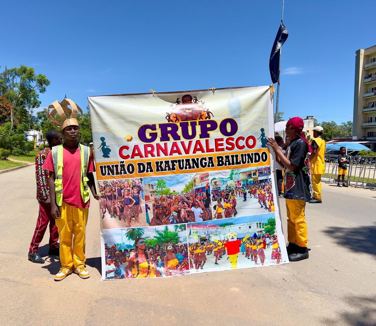 CARNAVAL INFANTIL ANIMA A AVENIDA ALIOUNE BLONDIN BEYE, NO BAIRRO ACADÉMICO, NO HUAMBO
