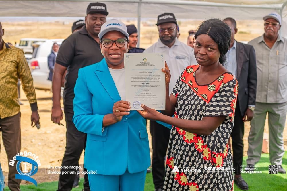 ENTREGA DE 36 LOTES HABITACIONAIS MARCA CELEBRAÇÃO DO PRIMEIRO ANO DOS NAVEGANTES