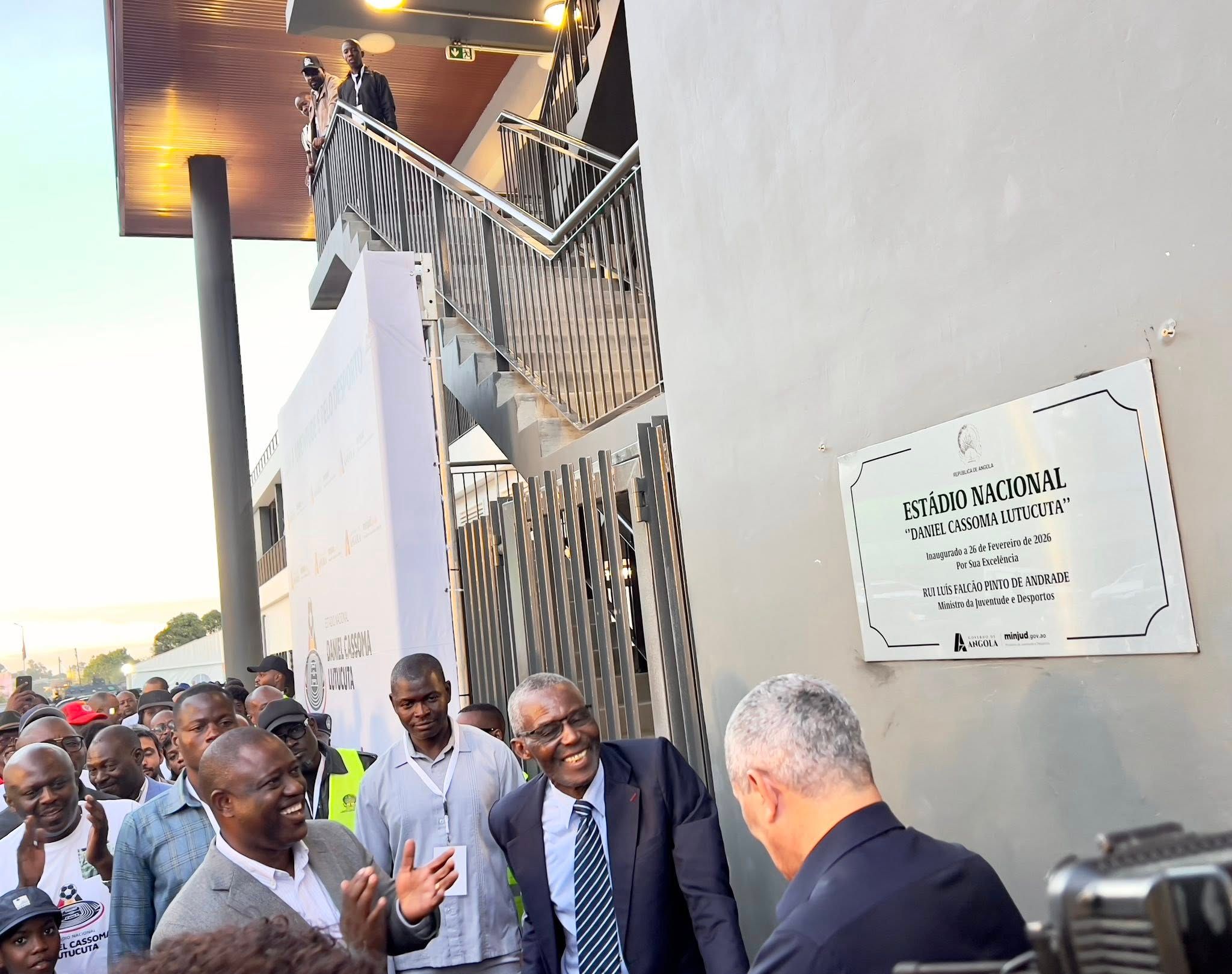 HUAMBO GANHA ESTÁDIO MODERNO ALINHADO COM PADRÕES INTERNACIONAIS