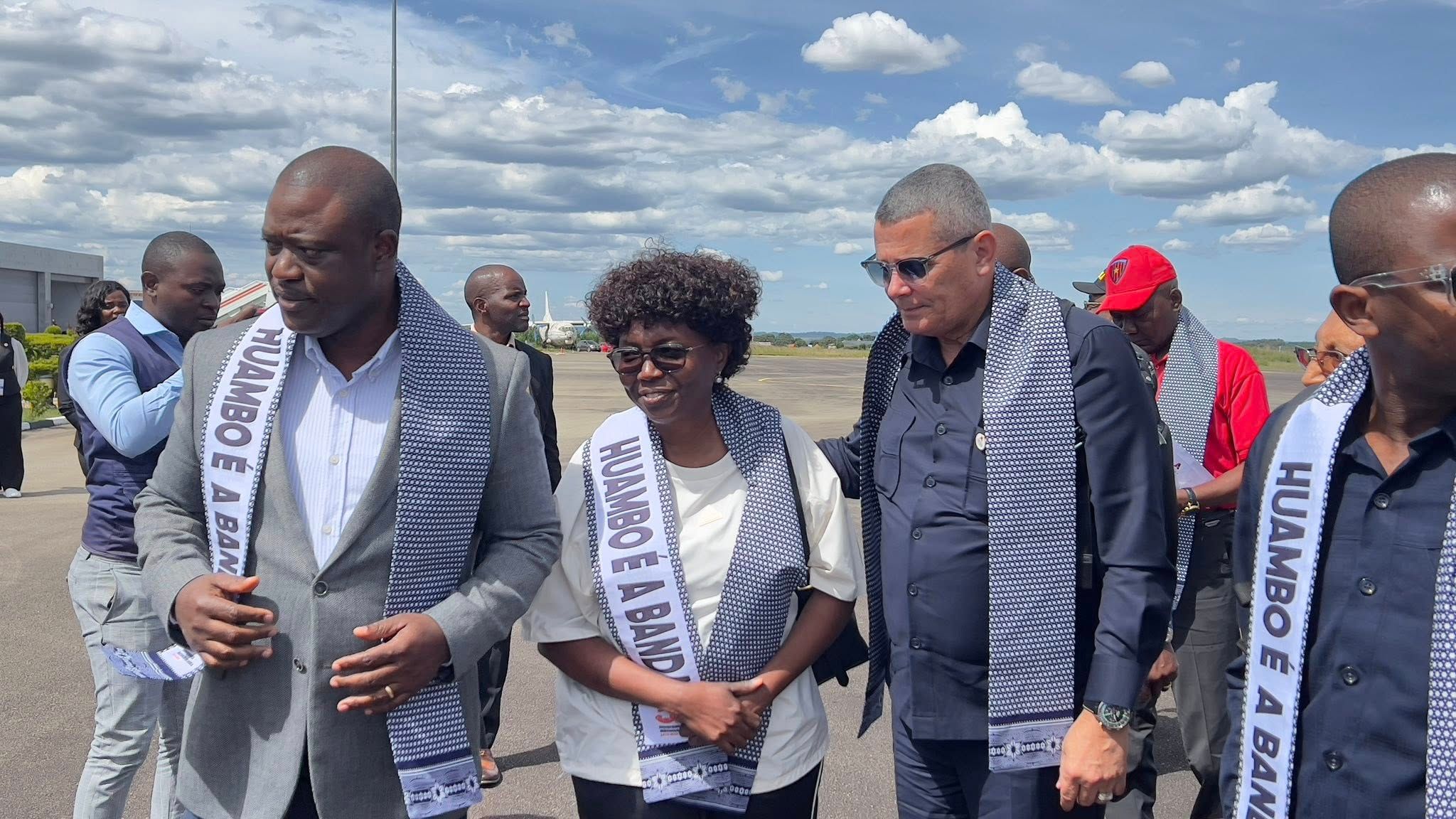 MINISTRO DA JUVENTUDE E DESPORTOS JÁ TRABALHA NO HUAMBO