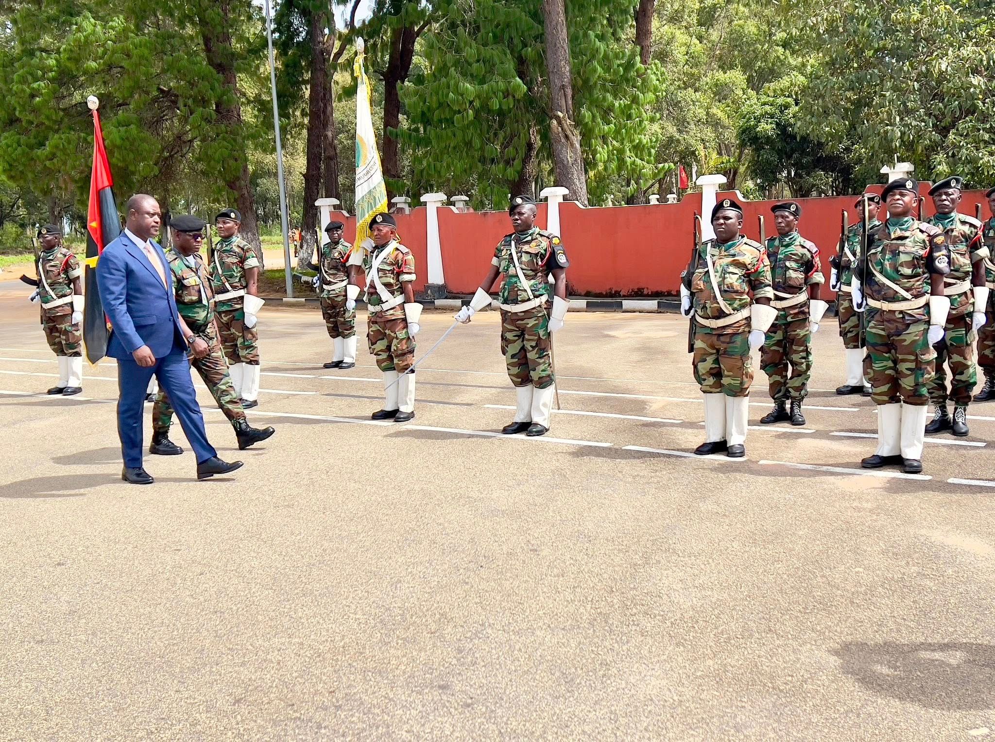 GOVERNADOR DO HUAMBO PEREIRA ALFREDO ASSISTE NA MANHÃ DESTA TERÇA-FEIRA 03 DE MARÇO, AO ACTO DE ABERTURA DO ANO DE PREPARAÇÃO OPERATIVA COMBATIVA EDUCATIVA-PATRIÓTICA 2026/2027 DA QUARTA REGIÃO MILITAR CENTRO.