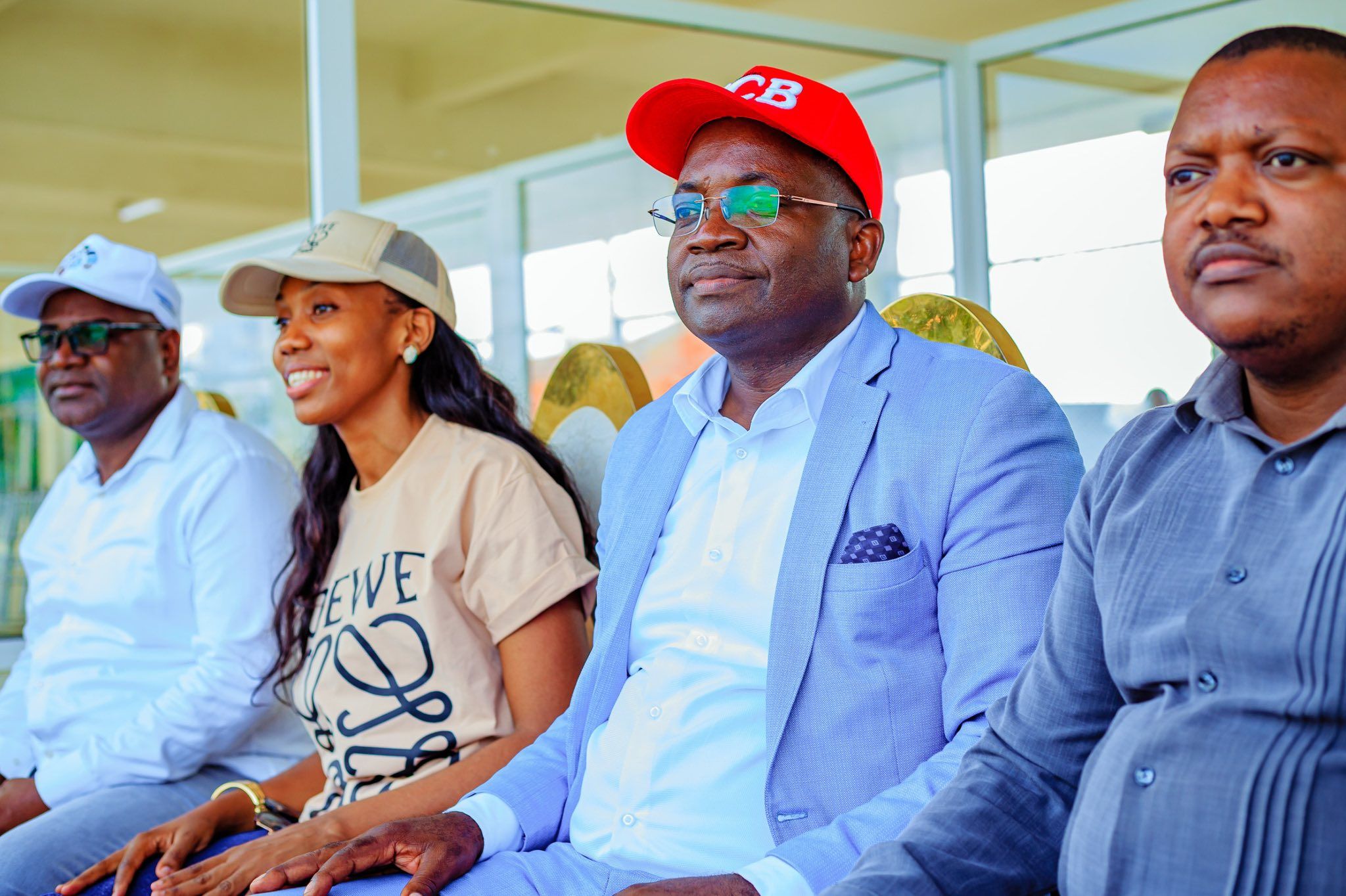 DIRECTORA PROVINCIAL DA JUVENTUDE E DESPORTOS MARCOU PRESENÇA NO JOGO DA II DIVISÃO NA BAÍA FARTA