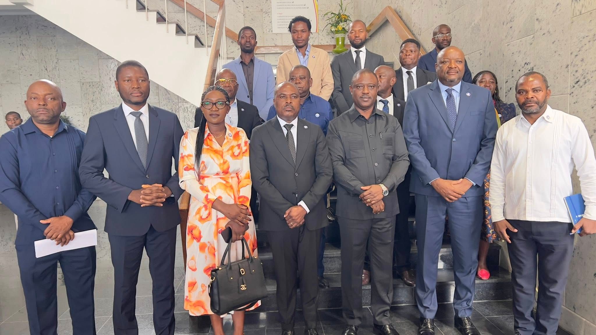 DELEGAÇÃO DO PARTIDO PRA-JÁ SERVIR ANGOLA RECEBIDA EM AUDIÊNCIA