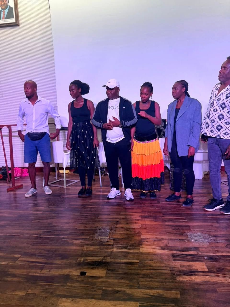 BENGUELA RECEBEU NA NOITE DO SÁBADO TEATRO INTERNACIONAL NO MÊS DA MULHER