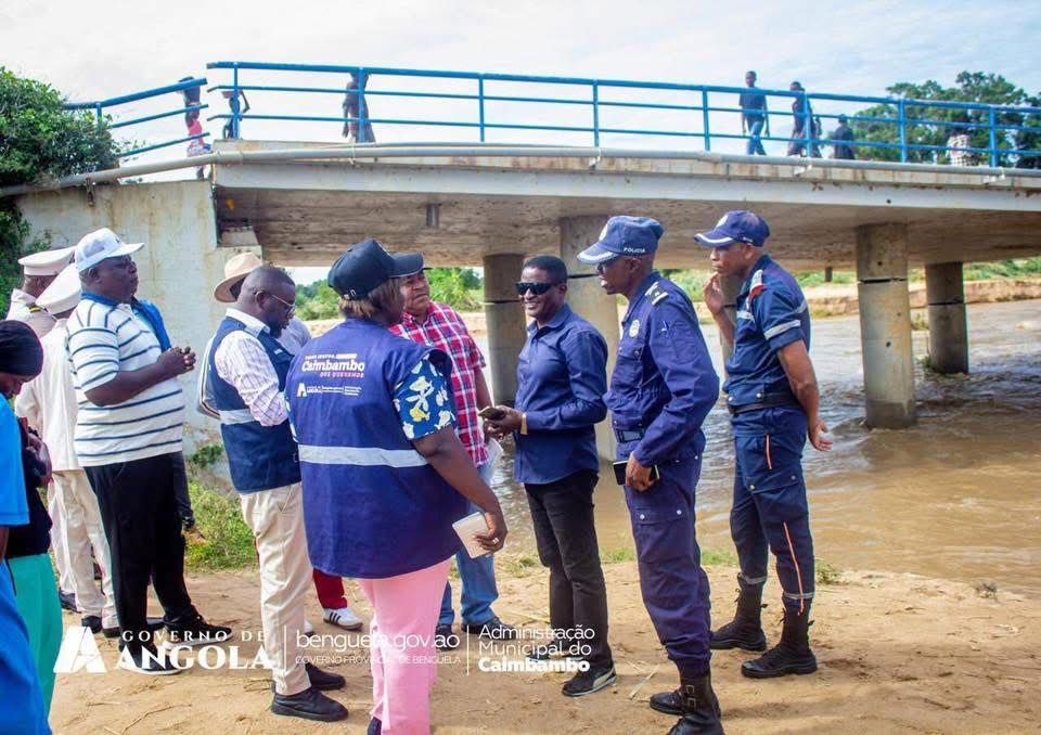 INEA AVALIA DANOS APÓS DESABAMENTO DA PONTE SOBRE O RIO HALO NO CAIMBAMBO