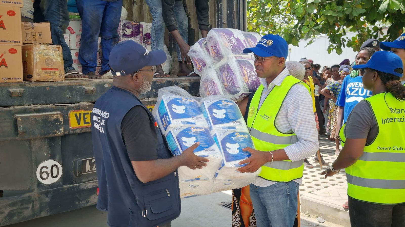 ROTARY CLUB DE BENGUELA APOIA VÍTIMAS DAS CHEIAS DO RIO CAVACO