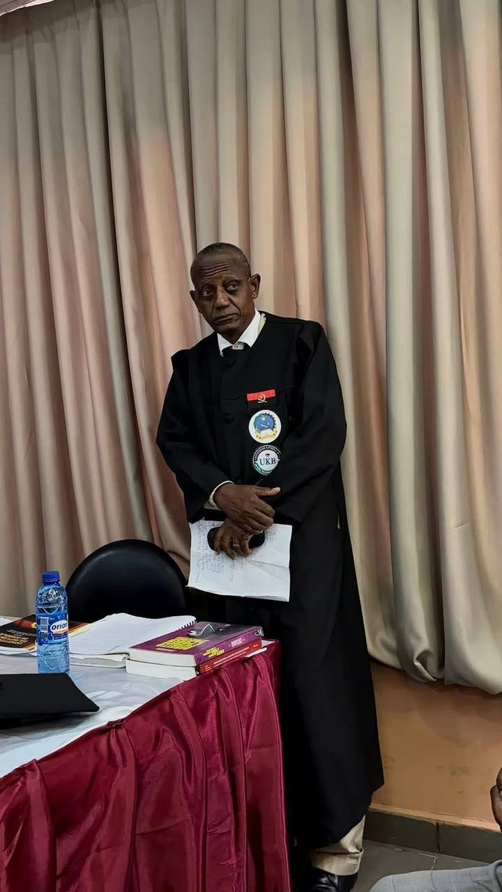 REGEDOR MUNICIPAL DOS NAVEGANTES DEFENDE MONOGRAFIA EM DIREITO NA UNIVERSIDADE KATYAVALA BWILA